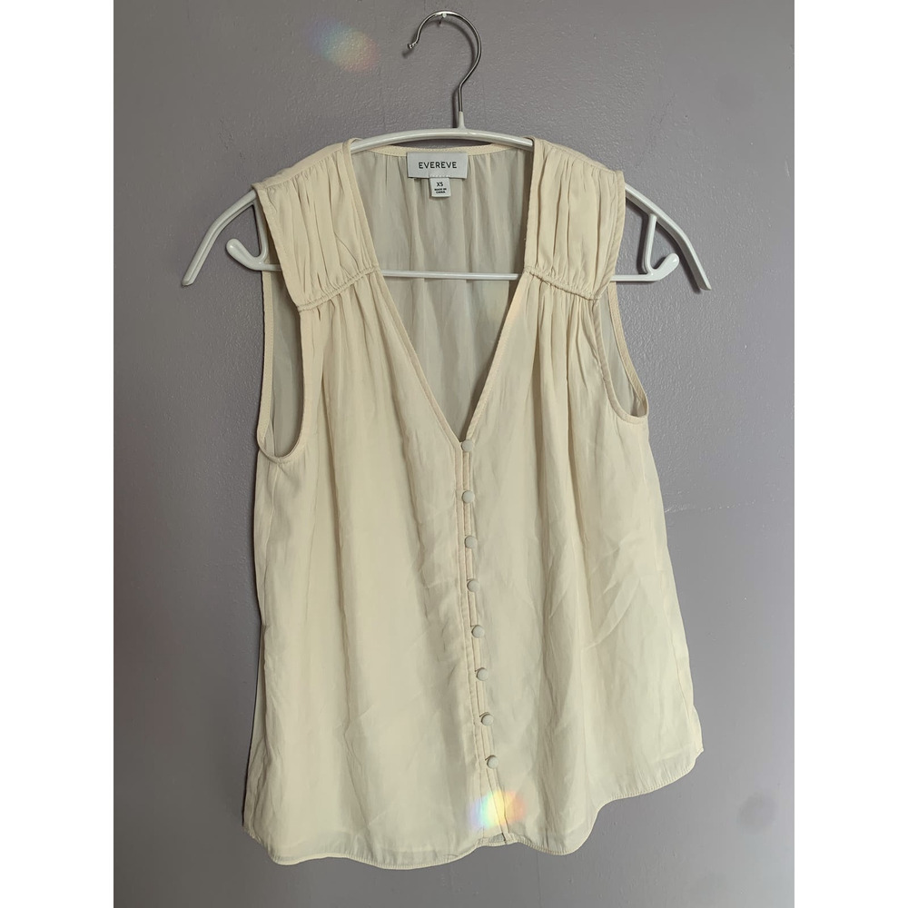 Evereve Cream Sleeveless Button-Front V-Neck Top